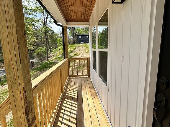 4th image of 931 Old Lower Mill Rd