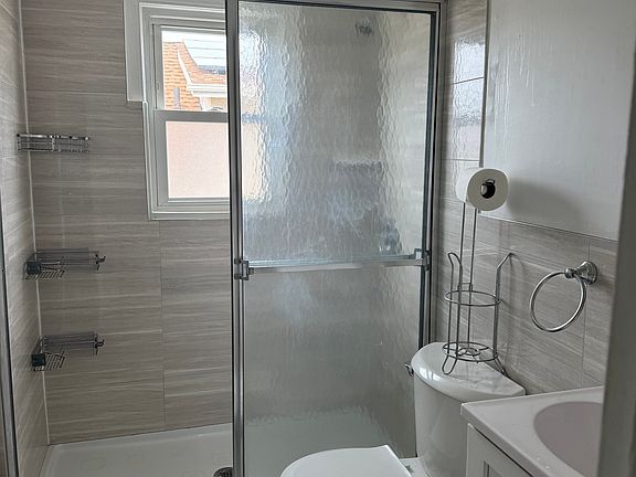Updated Full Bath