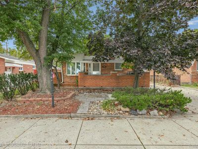 19643 Inkster Rd, Livonia, MI, 48152