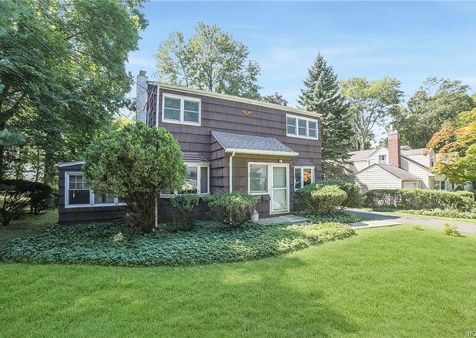 1st image of 22 Crest Dr