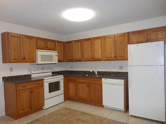 3rd image of 4320 Woodstock Dr APT C