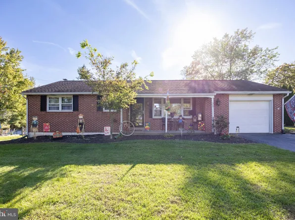 1478 Virmay Dr, Gilbertsville, PA 19525