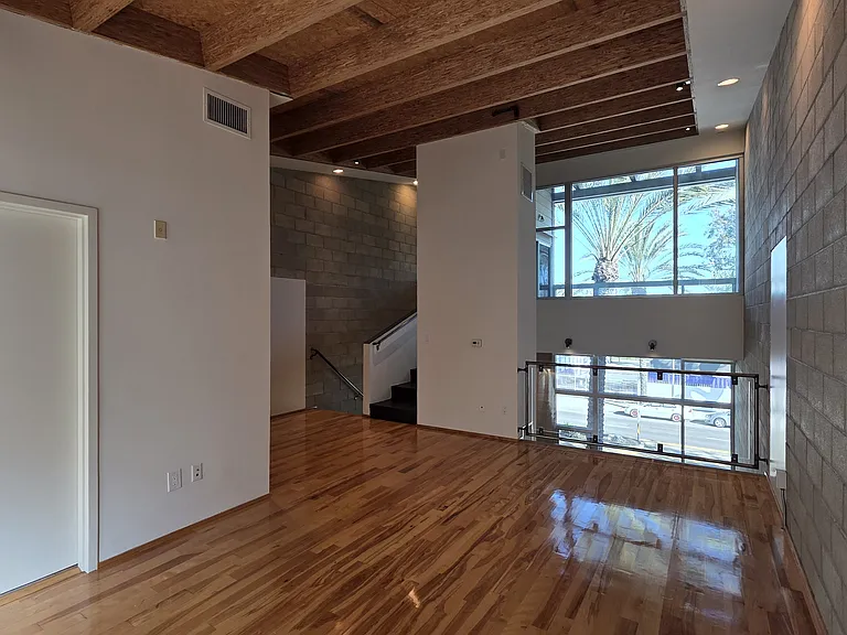717 N Highland Ave #10 — Photo 10