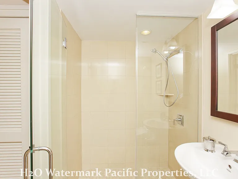 1551 Ala Wai Blvd — Photo 17