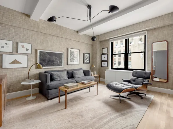 220 Madison Avenue image 11 of 17