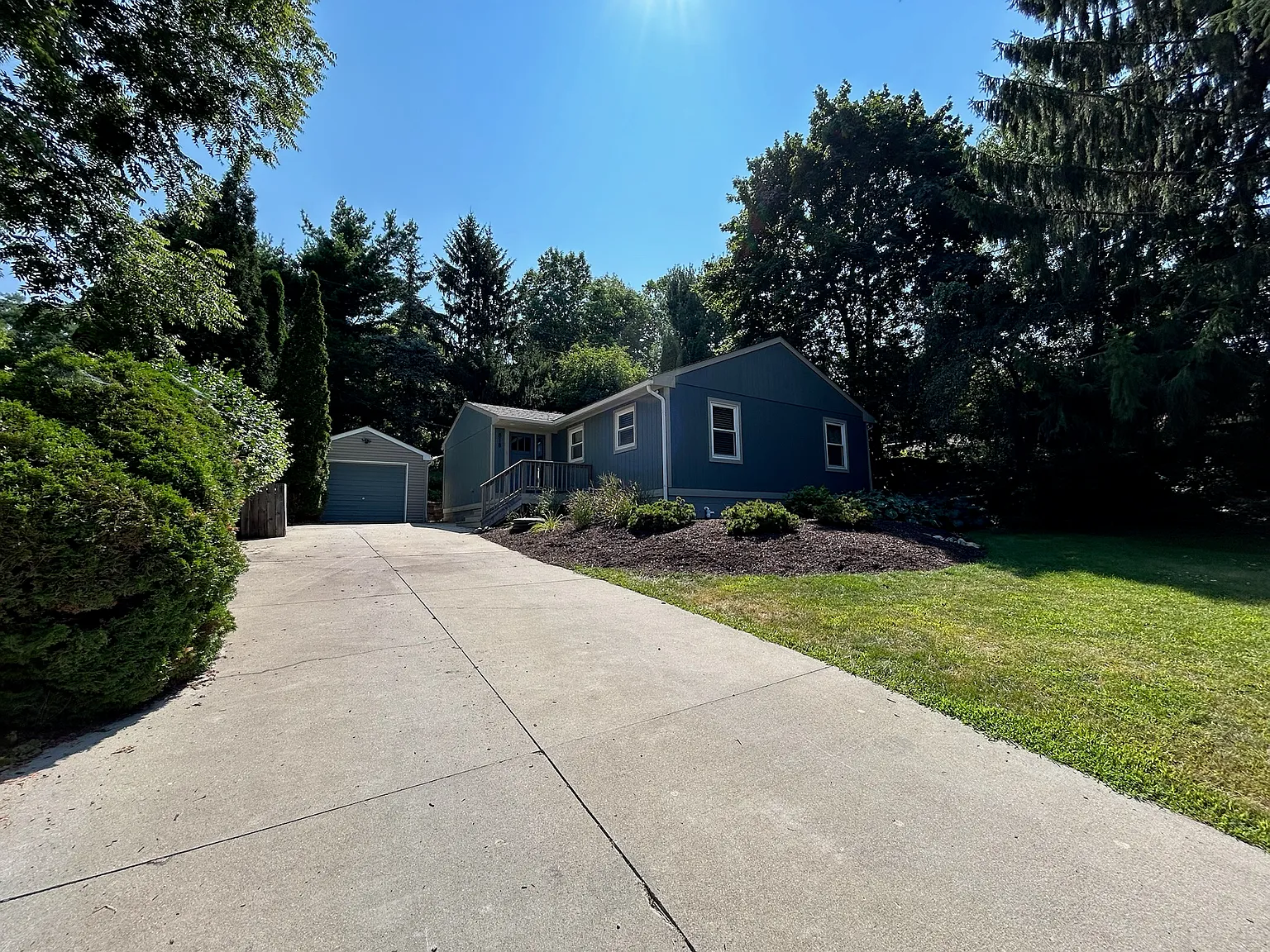 3 bed, 1200 sqft, $2,550 — Photo 4