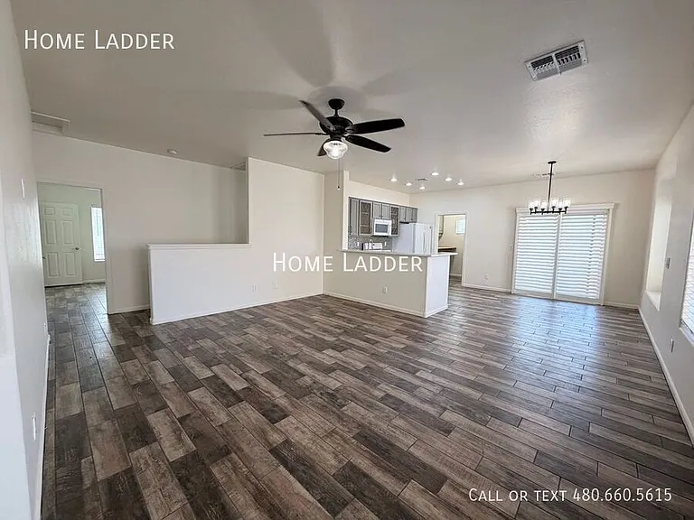 915 E Gold Dust Way — Photo 3
