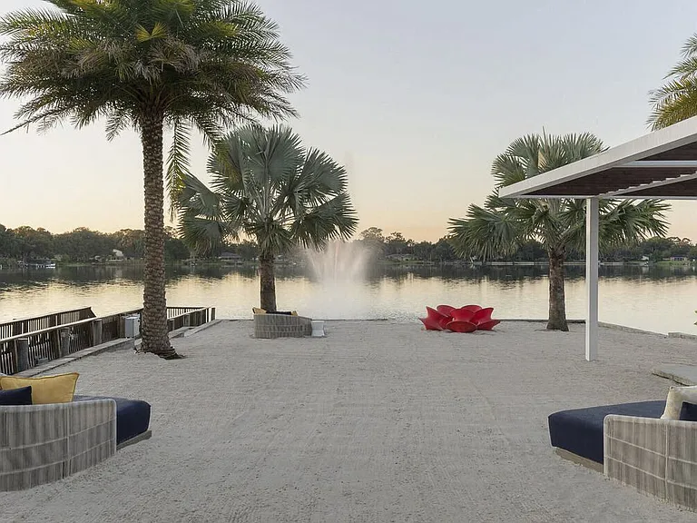 Lakeside Villas — Photo 10