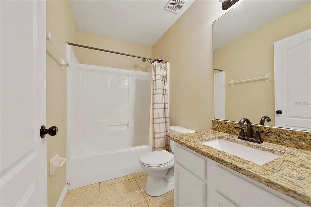 3 bed, 2.0 bath, 1858 sqft, $2,900 — Photo 4