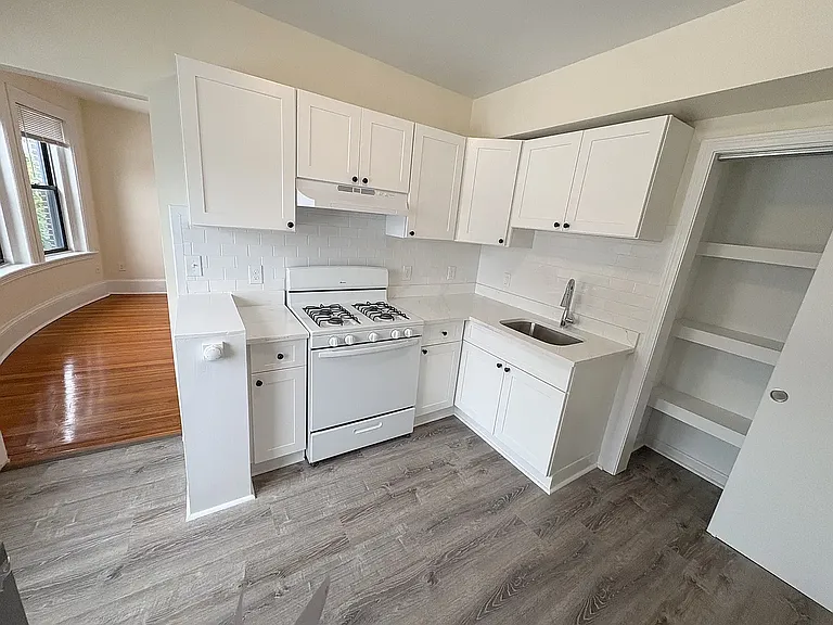 885 Massachusetts Ave #6 — Photo 2