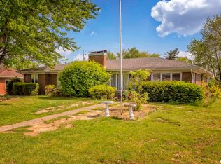 1705 W Hendrickson St, Marion, IL 62959
