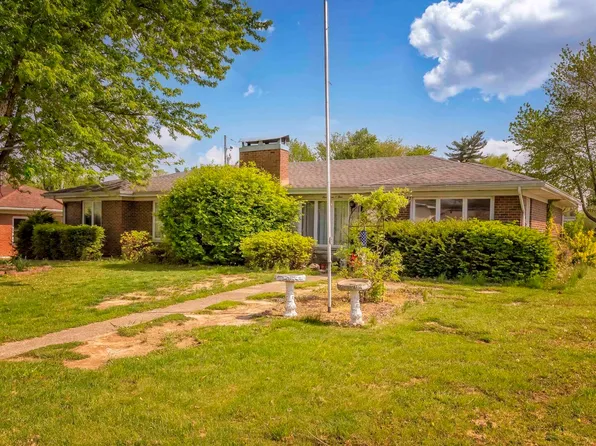 1705 W Hendrickson St, Marion, IL 62959