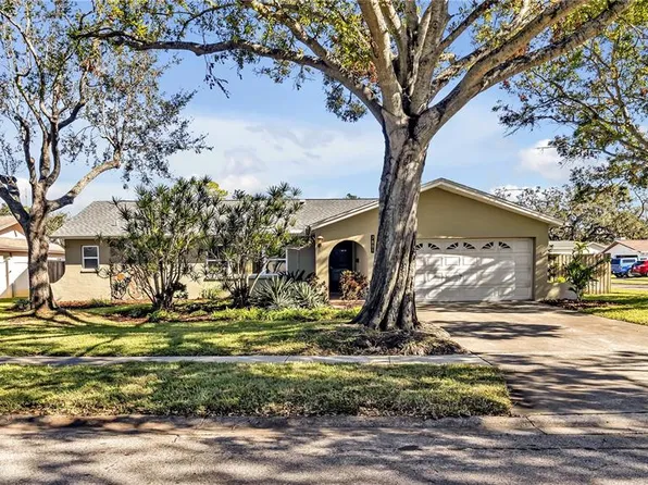 7801 17th Way N, Saint Petersburg, FL 33702