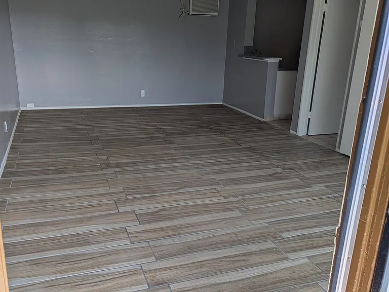 1827 W Sallie Ln #5 — Photo 4