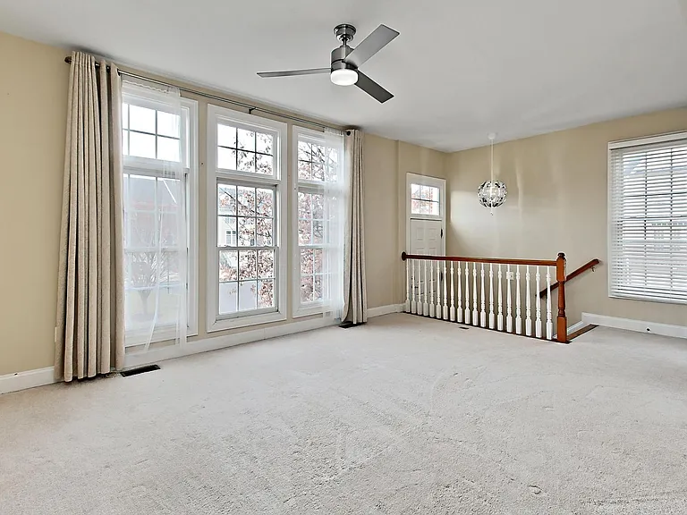 6913 Stanwick Sq — Photo 36