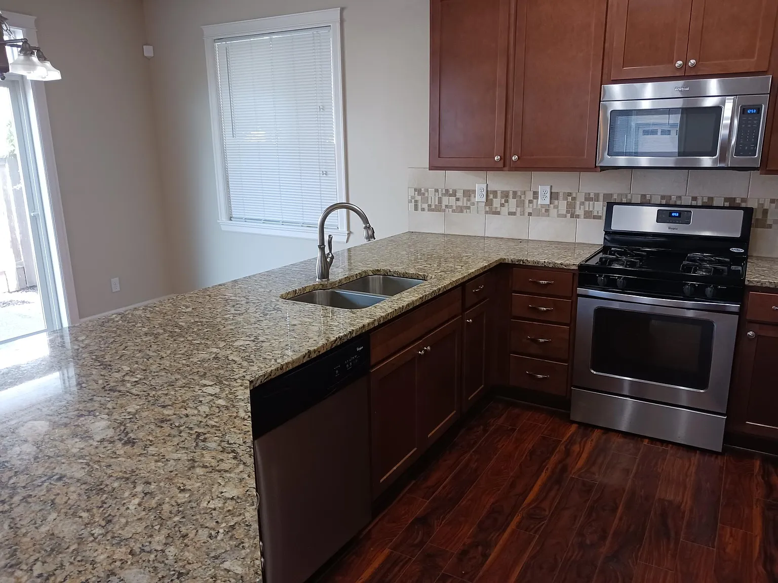 4 bed, 2.5 bath, 2038 sqft, $2,900 — Photo 1