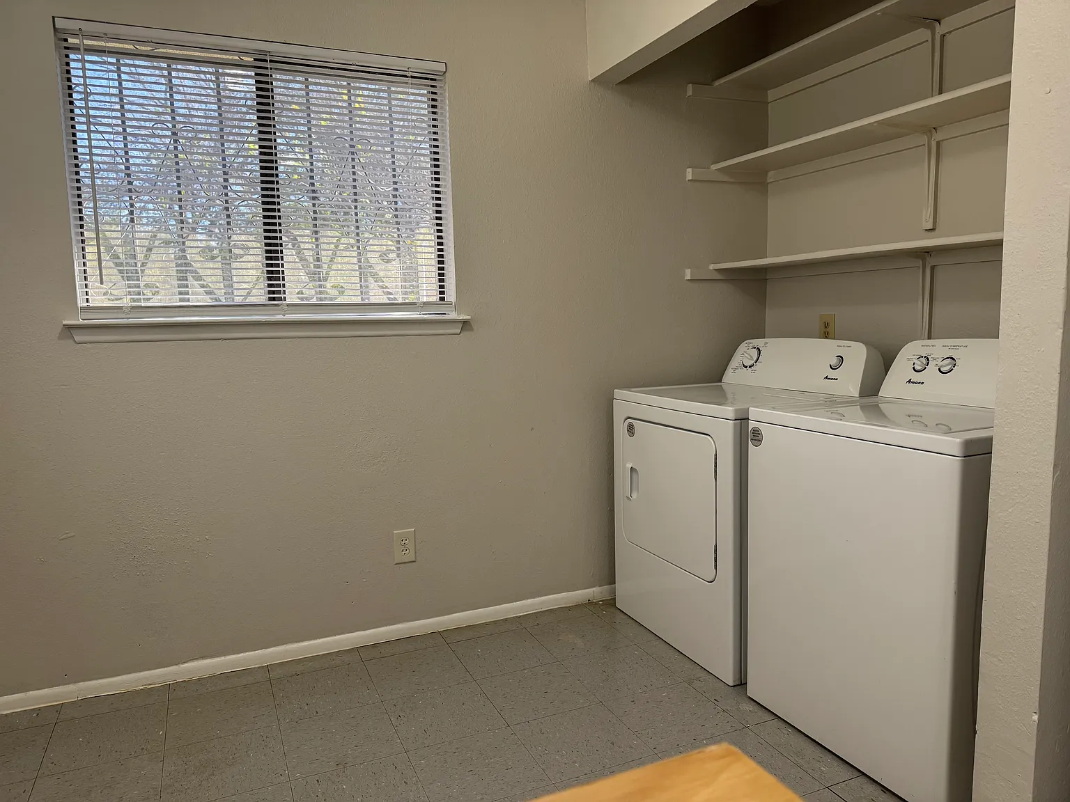 114 Poppy St — Photo 4