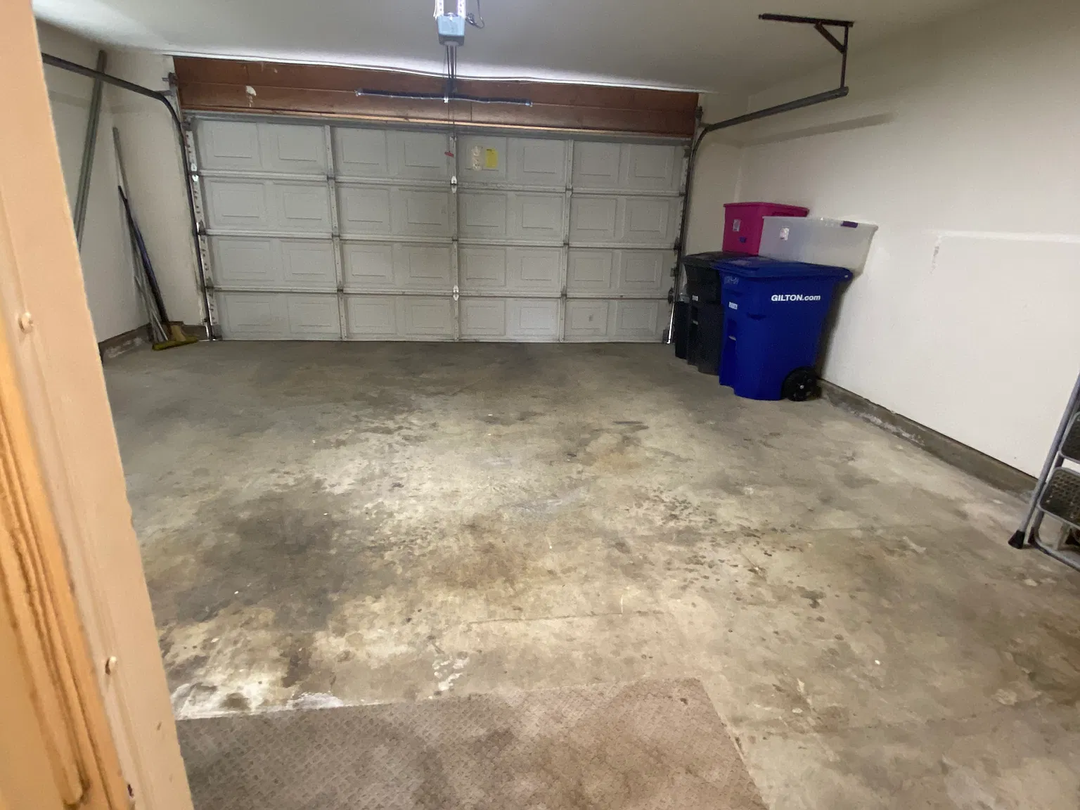 2 bed, 1064 sqft, $2,100 — Photo 2