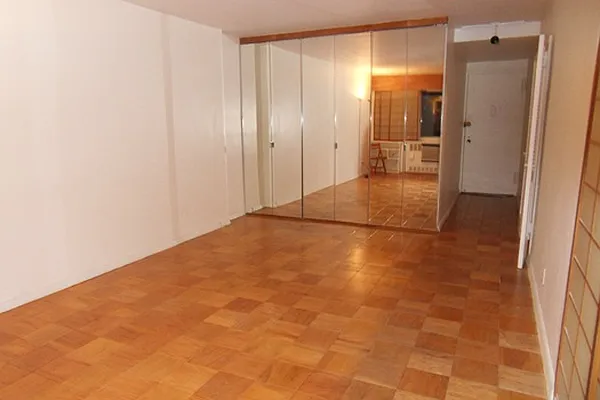 Rented by City Connections Realty | media 15