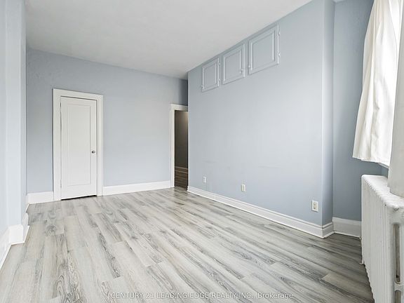 5th image of 1563 Kingston Rd