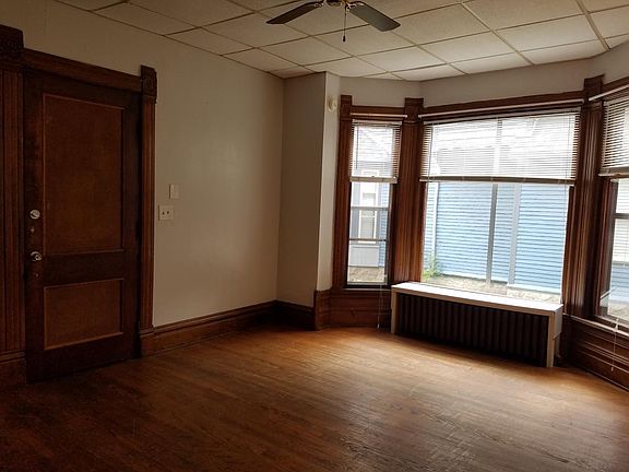 2nd image of 1575 Coit Ave NE APT 1