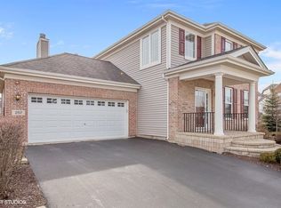 257 Hanbury Dr, Lake Zurich, IL 60047