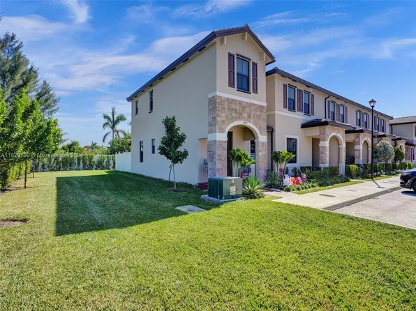 11461 W 32nd Ln, Hialeah, FL 33018