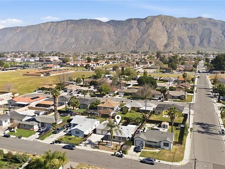 409 W Camellia Way — Photo 32