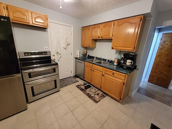 5th image of 8430 Royal Heights Dr