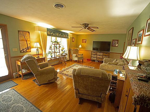 2nd image of 308 Bowen Dr