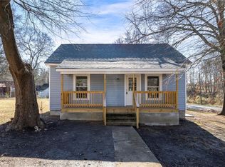 108 W 7th St, Lexington, NC 27295