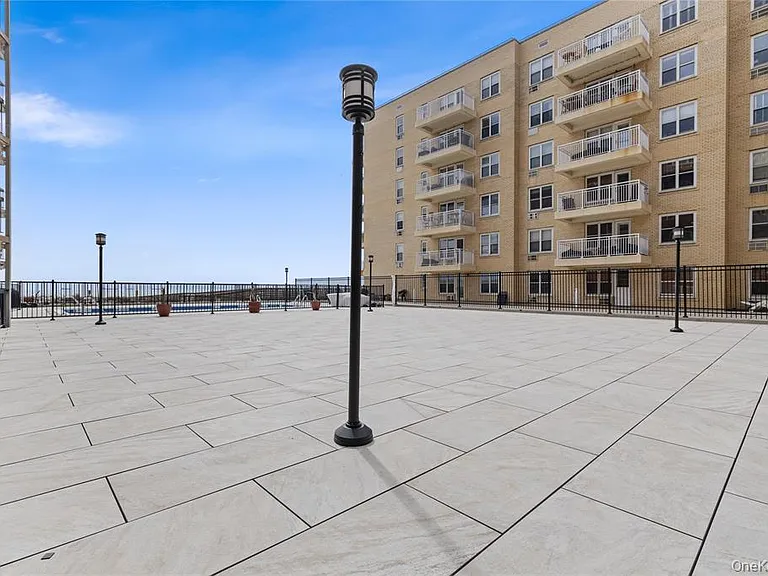 750 Shore Rd #2G — Photo 22