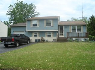 8304 Spicebush Trl, Liverpool, NY 13090