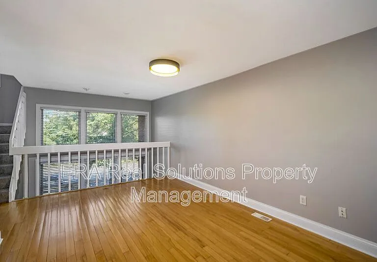 2132 Gilbert Ave #A — Photo 4