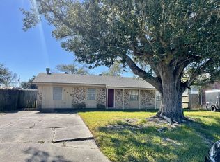 745 Morningside Dr, Lake Charles, LA 70605