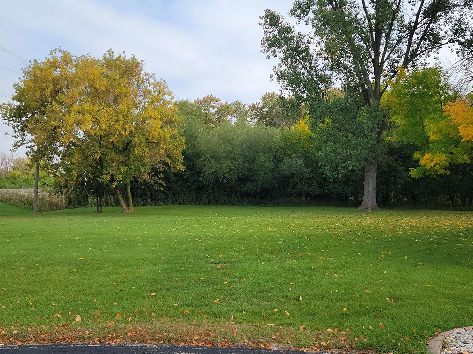 1821 W Butte Des Morts Beach Rd, Neenah, WI 54956 Zillow
