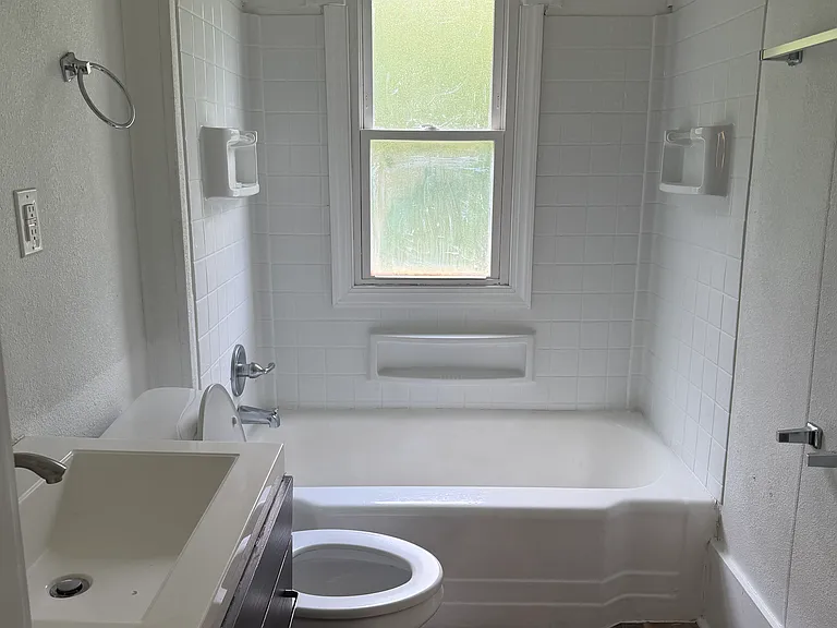 3420 Burlington Rd — Photo 3
