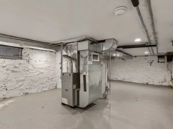 454 Undercliff Avenue image 7 of 16