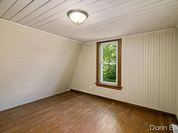 5th image of 418 Baldie St