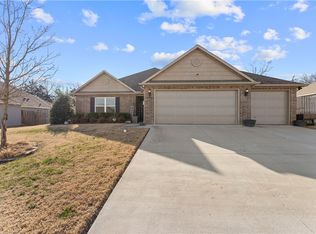 1063 Jessica Leigh St, Elkins, AR 72727