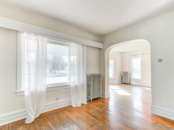 5th image of 302 W 15th St #1