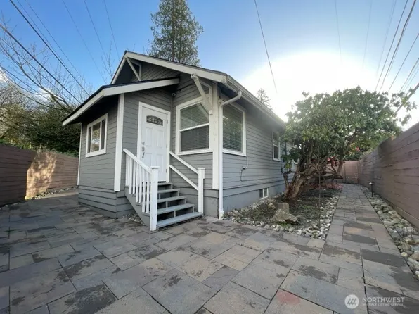 9728 23rd Avenue NE #A, Seattle, WA 98115