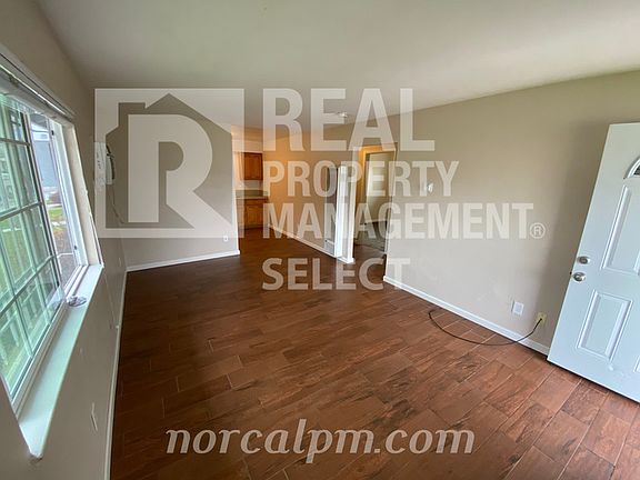 3rd image of 160 Cathcart Ave