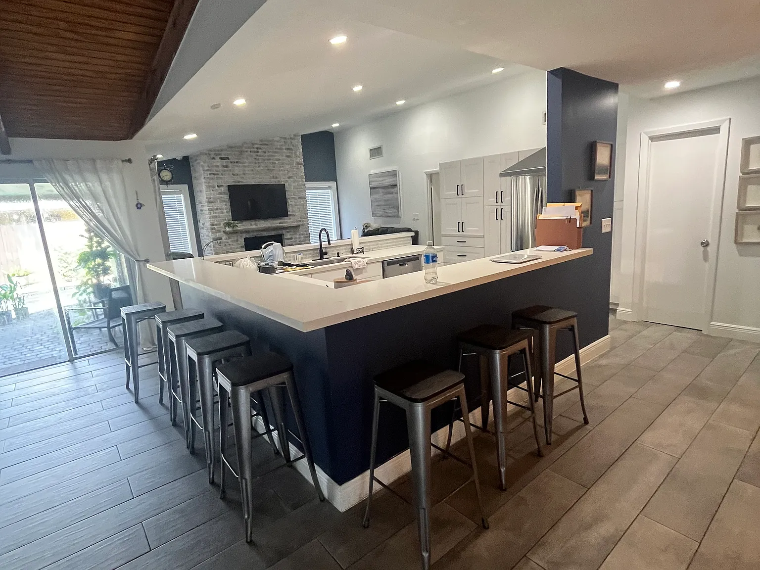 4 bed, 3.5 bath, 1730 sqft, $4,700 — Photo 3