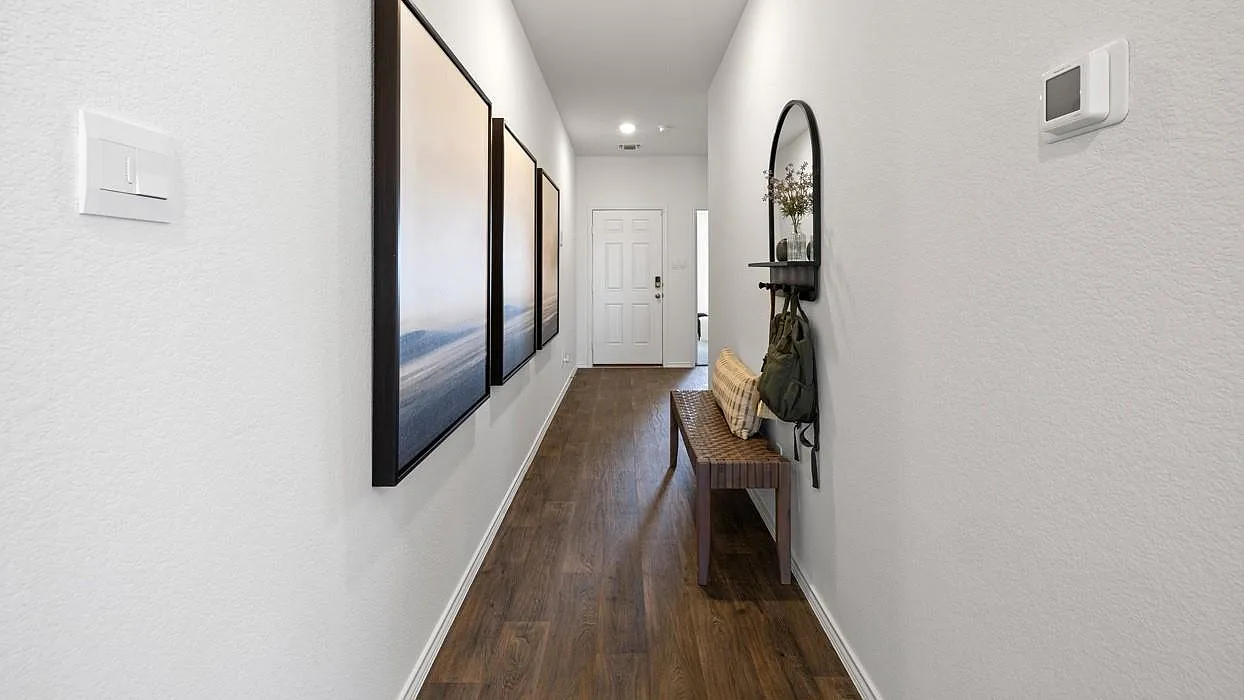 3 bed, 1595 sqft, $2,150 — Photo 4