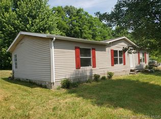 9071 E Saylor Rd, Salem, IN 47167