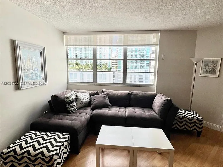 905 Brickell Bay Dr #1422 — Photo 19