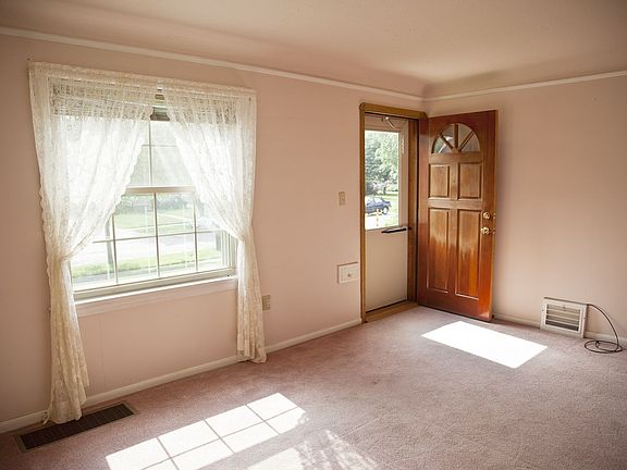 3rd image of 4506 W 157th St