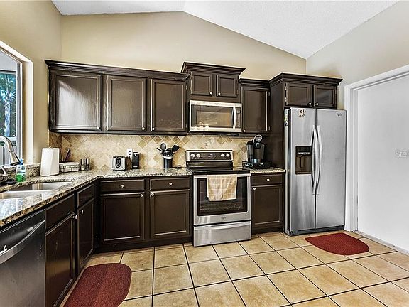 4th image of 405 Hager Dr