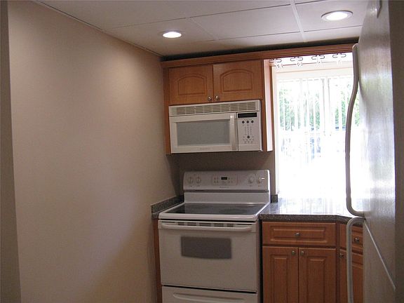3rd image of 17770 Atlantic Blvd #118